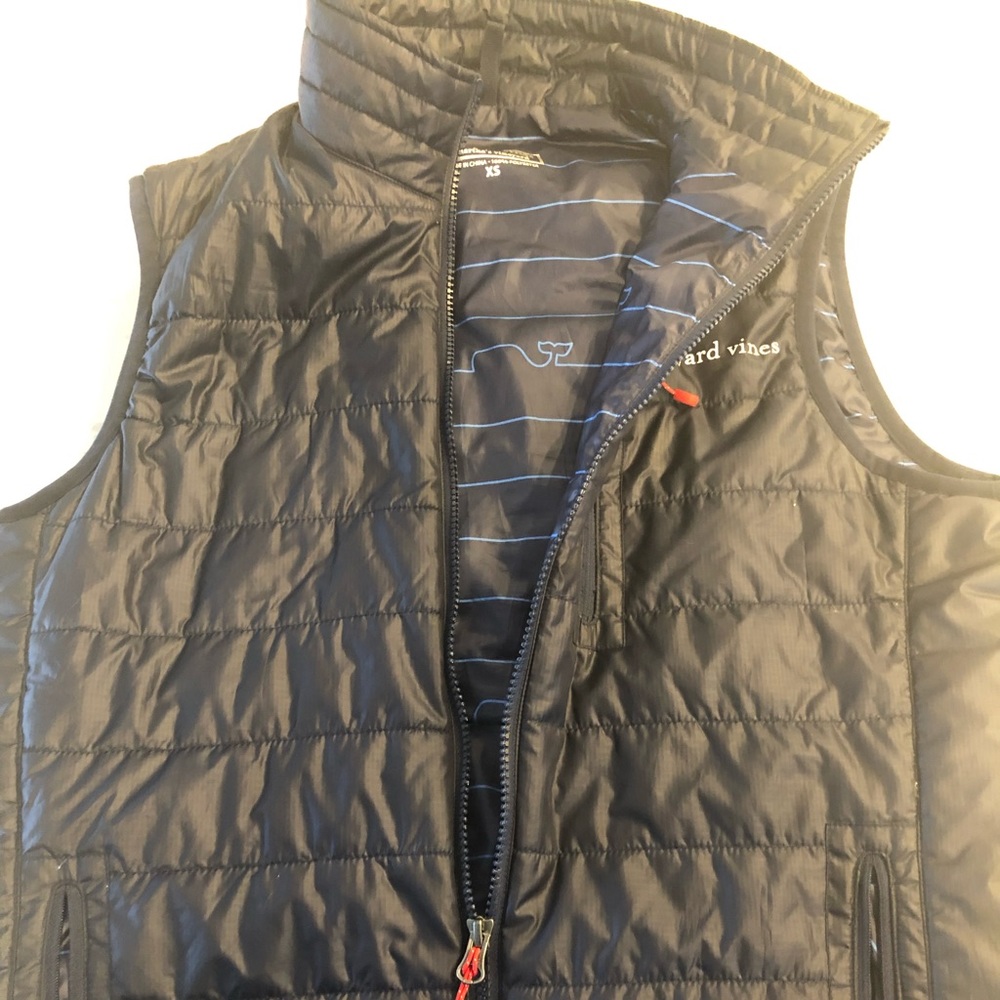 Vineyard Vines navy blue nylon vest. Men’s small